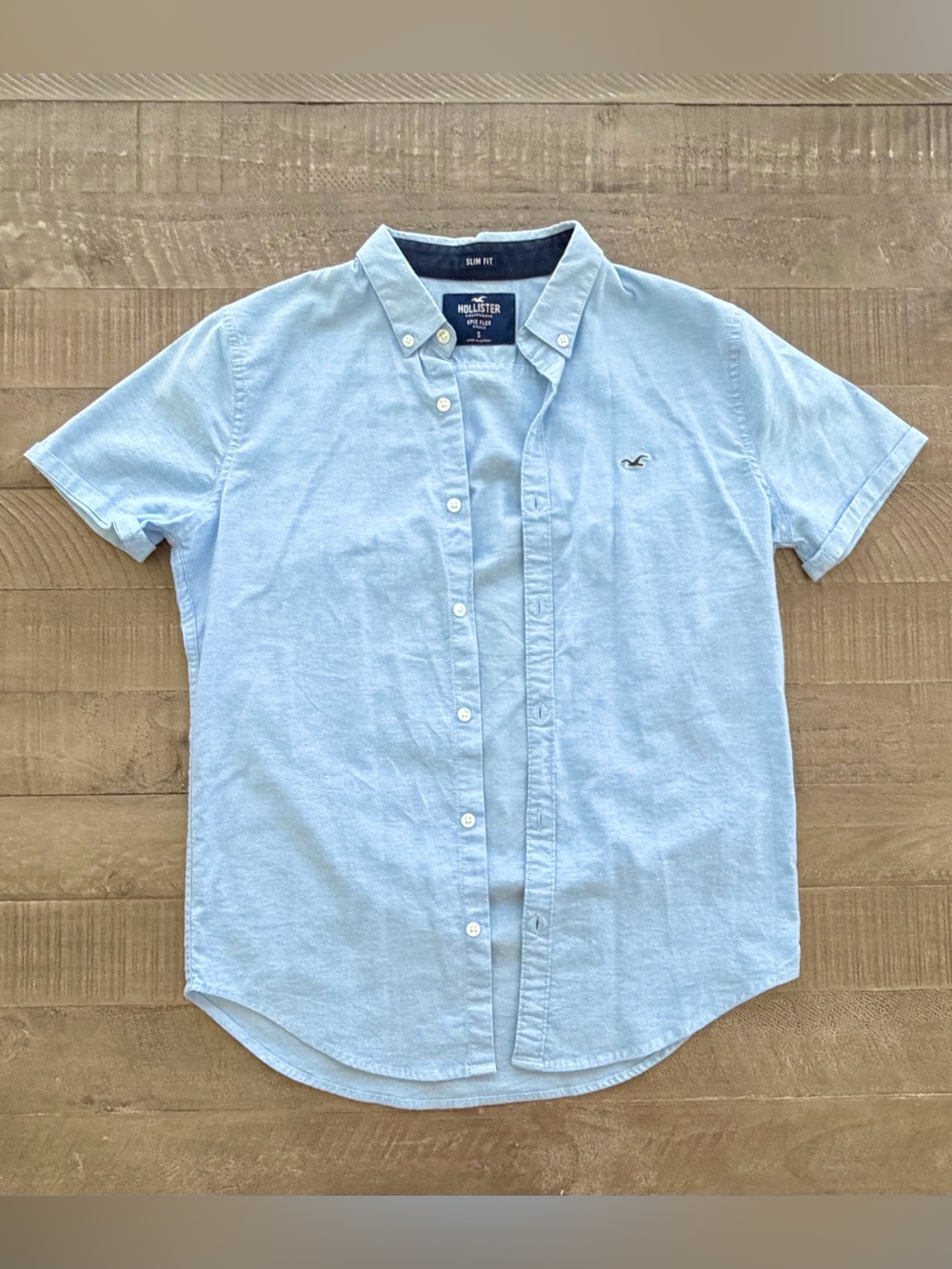 Hollister Light Blue Short Sleeve Button-Down Shirt Size Small